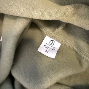 FLYGO Olive Green Fleece Sweatshirt - M